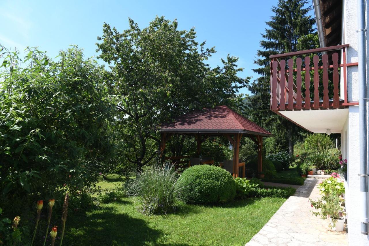 Apartment And Rooms Ivancica Selište Drežničko Extérieur photo
