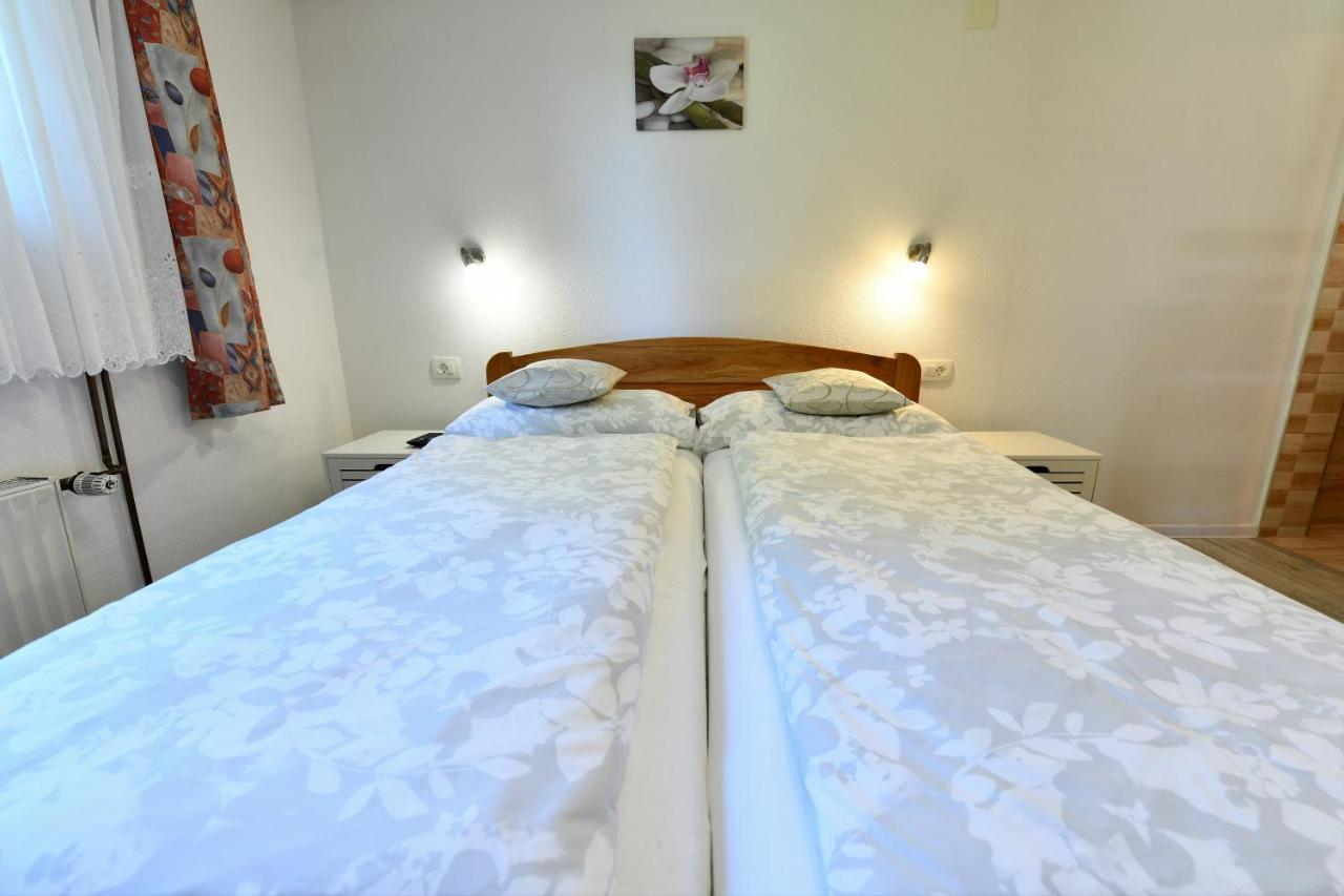 Apartment And Rooms Ivancica Selište Drežničko Extérieur photo