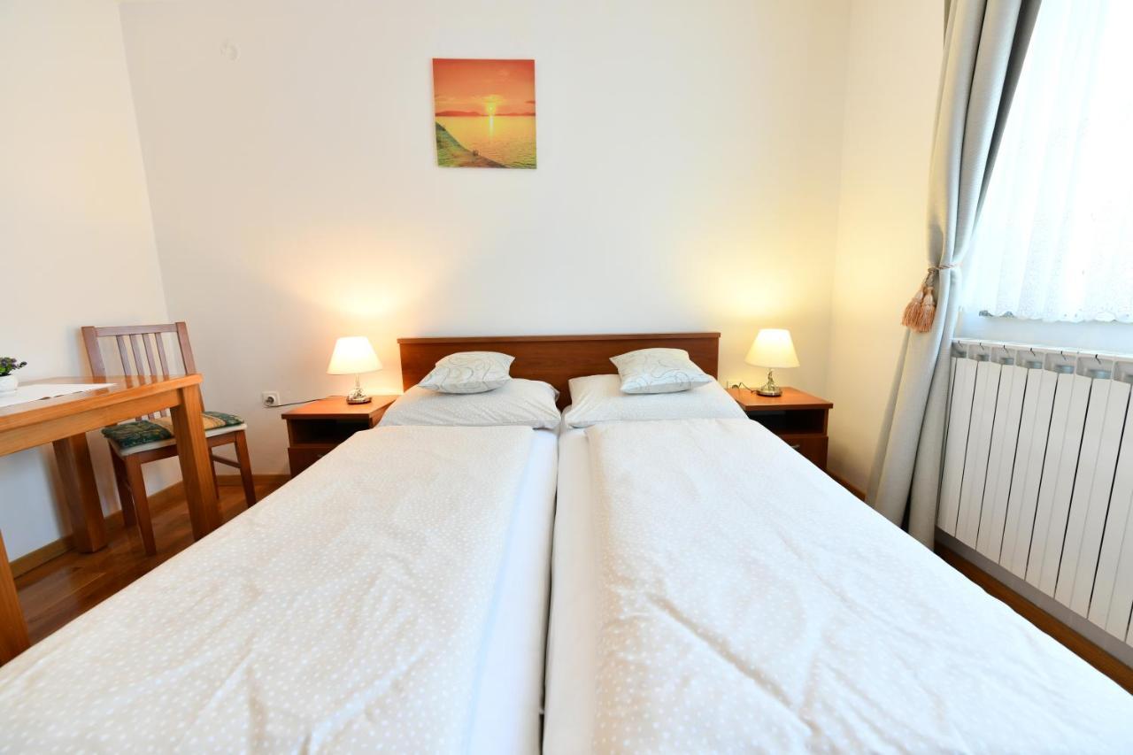 Apartment And Rooms Ivancica Selište Drežničko Extérieur photo