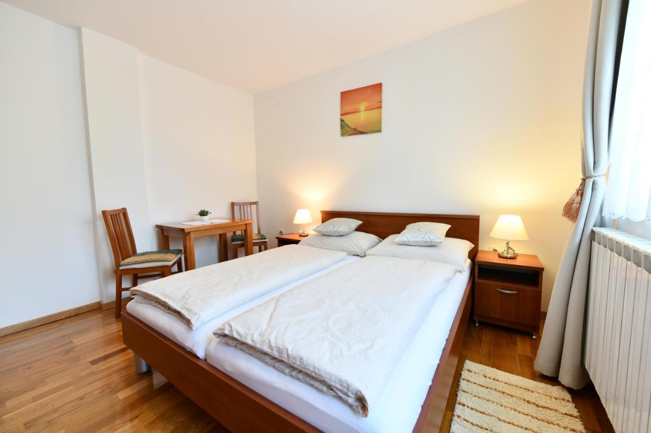 Apartment And Rooms Ivancica Selište Drežničko Extérieur photo