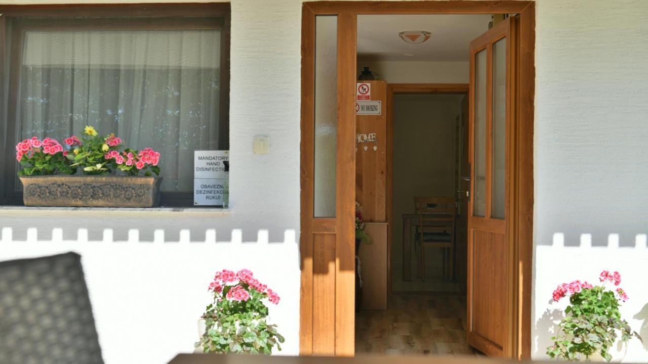 Apartment And Rooms Ivancica Selište Drežničko Extérieur photo
